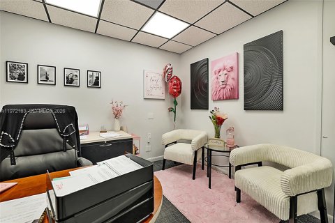 Купить коммерческую недвижимость в Уэст-Палм-Бич, Флорида № 2040807 - фото 24