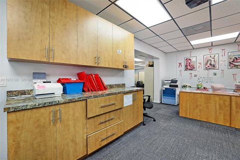 Купить коммерческую недвижимость в Уэст-Палм-Бич, Флорида № 2040807 - фото 28