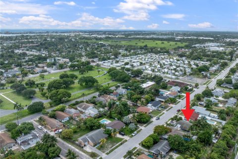 House in Lake Worth, Florida 3 bedrooms, 81.38 sq.m. № 1883780 - photo 26