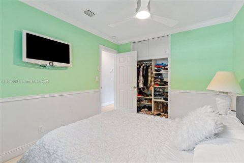 House in Lake Worth, Florida 3 bedrooms, 81.38 sq.m. № 1883780 - photo 10