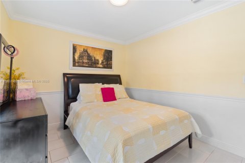 House in Lake Worth, Florida 3 bedrooms, 81.38 sq.m. № 1883780 - photo 11
