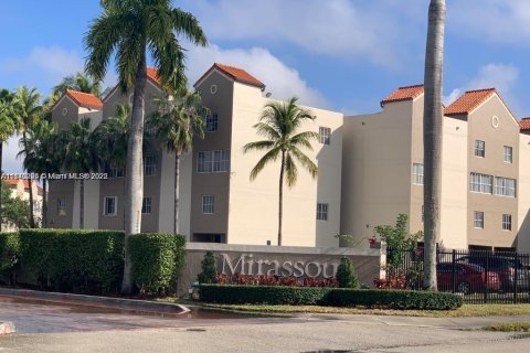 Снять в аренду кондоминиум в Хайалиа, Флорида 3 спальни, 116.59м2, № 1926697 - фото 1