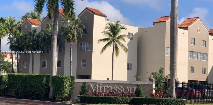 Кондоминиум с 3 спальнями в Хайалиа, Флорида № 1926697