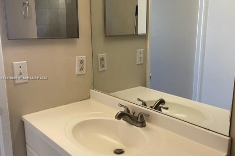 Снять в аренду кондоминиум в Хайалиа, Флорида 3 спальни, 116.59м2, № 1926697 - фото 10