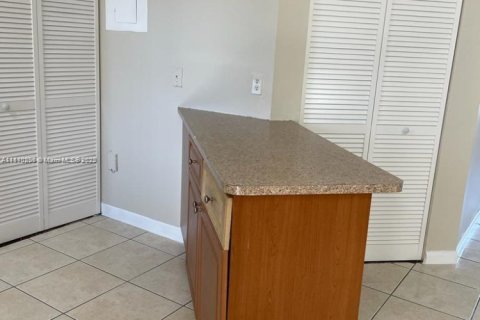 Снять в аренду кондоминиум в Хайалиа, Флорида 3 спальни, 116.59м2, № 1926697 - фото 8