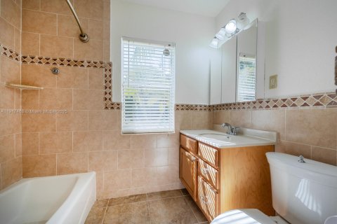 Casa en venta en Homestead, Florida, 4 dormitorios, 169.08 m2 № 1973931 - foto 17