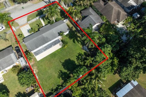 Casa en venta en Homestead, Florida, 4 dormitorios, 169.08 m2 № 1973931 - foto 7