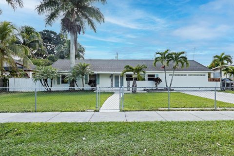 Casa en venta en Homestead, Florida, 4 dormitorios, 169.08 m2 № 1973931 - foto 9