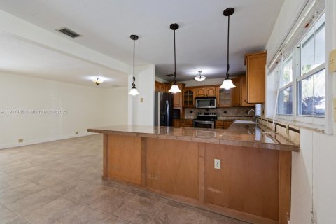 Casa en venta en Homestead, Florida, 4 dormitorios, 169.08 m2 № 1973931 - foto 8
