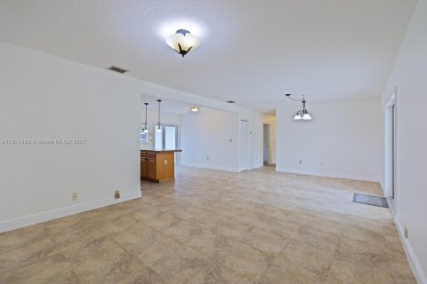 Casa en venta en Homestead, Florida, 4 dormitorios, 169.08 m2 № 1973931 - foto 14