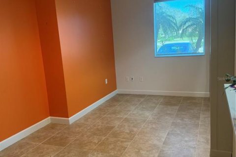 Immobilier commercial à louer à Saint Lucie, Floride № 1572031 - photo 2