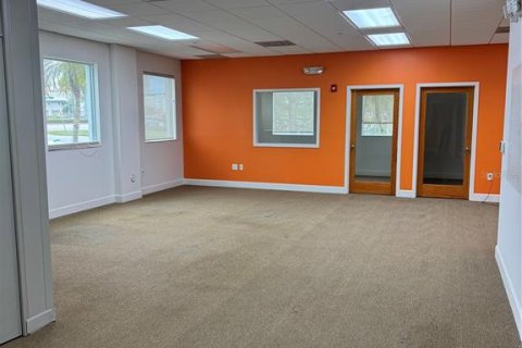 Immobilier commercial à louer à Saint Lucie, Floride № 1572031 - photo 7