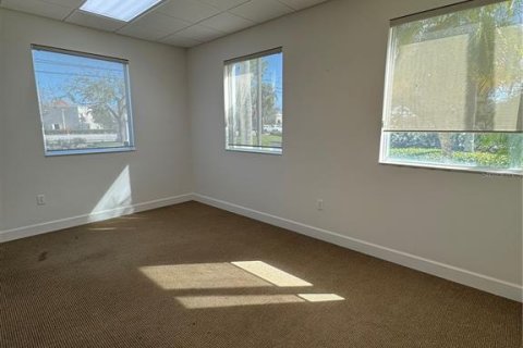 Immobilier commercial à louer à Saint Lucie, Floride № 1572031 - photo 5