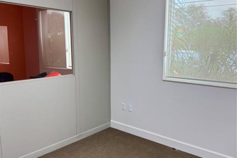 Immobilier commercial à louer à Saint Lucie, Floride № 1572031 - photo 8