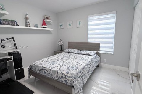 House in Miramar, Florida 4 bedrooms, 137.22 sq.m. № 1992632 - photo 18