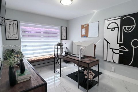 House in Miramar, Florida 4 bedrooms, 137.22 sq.m. № 1992632 - photo 19