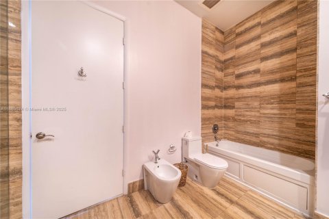 Купить кондоминиум в Санни-Айлс-Бич, Флорида 2 спальни, 133.31м2, № 1895226 - фото 13