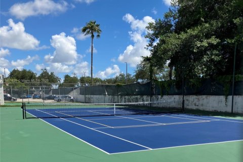 Снять в аренду кондоминиум в Майами, Флорида 2 спальни, 96.25м2, № 1891218 - фото 15