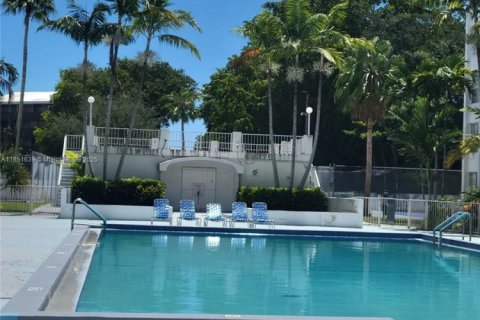 Снять в аренду кондоминиум в Майами, Флорида 2 спальни, 96.25м2, № 1891218 - фото 17