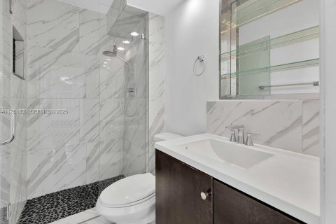 Снять в аренду кондоминиум в Майами, Флорида 2 спальни, 96.25м2, № 1891218 - фото 20