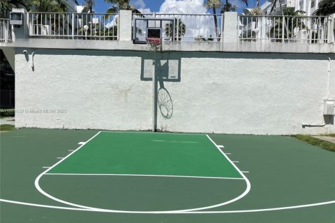 Снять в аренду кондоминиум в Майами, Флорида 2 спальни, 96.25м2, № 1891218 - фото 14