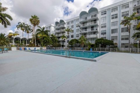 Снять в аренду кондоминиум в Майами, Флорида 2 спальни, 96.25м2, № 1891218 - фото 25