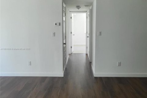 Снять в аренду кондоминиум в Майами, Флорида 2 спальни, 96.25м2, № 1891218 - фото 6