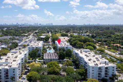 Снять в аренду кондоминиум в Майами, Флорида 2 спальни, 96.25м2, № 1891218 - фото 29