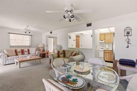 Copropriété à vendre à Deltona, Floride: 2 chambres, 83.33 m2 № 2147623 - photo 9