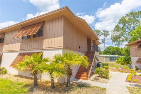 Condo à Deltona, Floride, 2 chambres  № 2147623