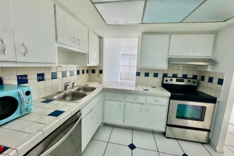 Copropriété à louer à Miami, Floride: 1 chambre, 74.41 m2 № 1920633 - photo 5