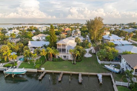 House in Holmes Beach, Florida 3 bedrooms, 290.41 sq.m. № 1537362 - photo 5