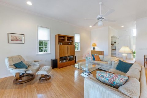 House in Holmes Beach, Florida 3 bedrooms, 290.41 sq.m. № 1537362 - photo 6
