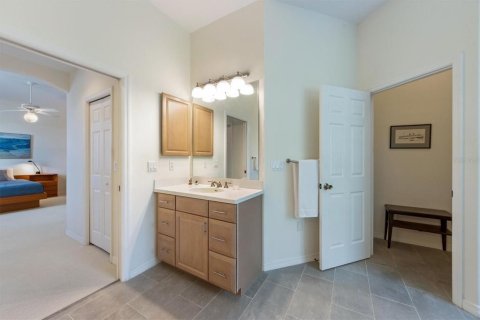 House in Holmes Beach, Florida 3 bedrooms, 290.41 sq.m. № 1537362 - photo 28