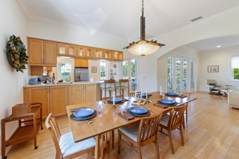 House in Holmes Beach, Florida 3 bedrooms, 290.41 sq.m. № 1537362 - photo 12