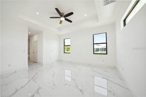 House in Cape Coral, Florida 3 bedrooms, 175.31 sq.m. № 1673137 - photo 14