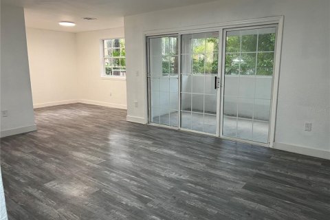 Condo in Orlando, Florida, 2 bedrooms  № 1868950 - photo 7