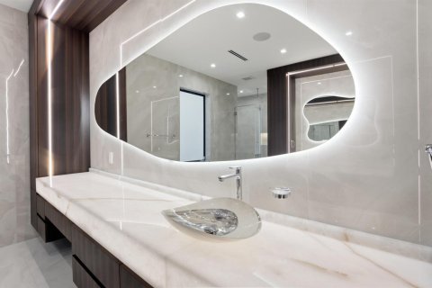 House in Boca Raton, Florida 6 bedrooms, 533.54 sq.m. № 2190043 - photo 30