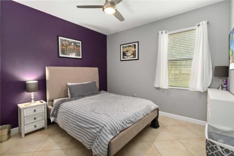 House in Davenport, Florida 4 bedrooms, 301.1 sq.m. № 1911766 - photo 20