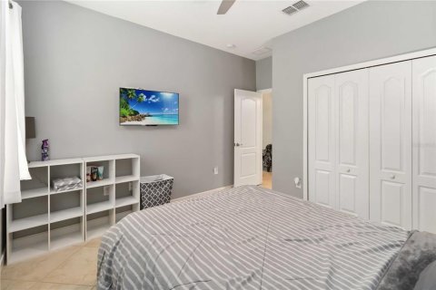 House in Davenport, Florida 4 bedrooms, 301.1 sq.m. № 1911766 - photo 21