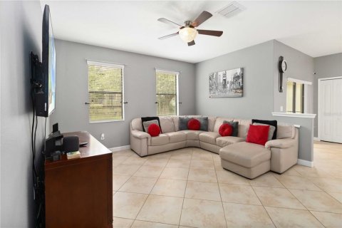 House in Davenport, Florida 4 bedrooms, 301.1 sq.m. № 1911766 - photo 16
