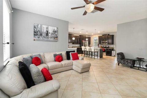 House in Davenport, Florida 4 bedrooms, 301.1 sq.m. № 1911766 - photo 15