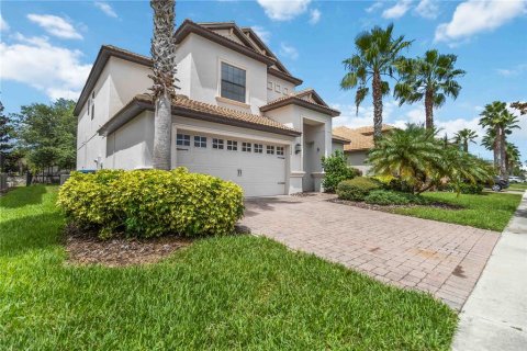 House in Davenport, Florida 4 bedrooms, 301.1 sq.m. № 1911766 - photo 4