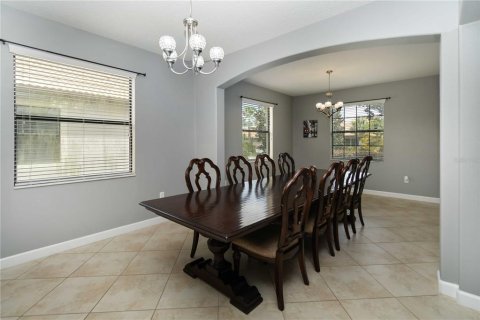 House in Davenport, Florida 4 bedrooms, 301.1 sq.m. № 1911766 - photo 8