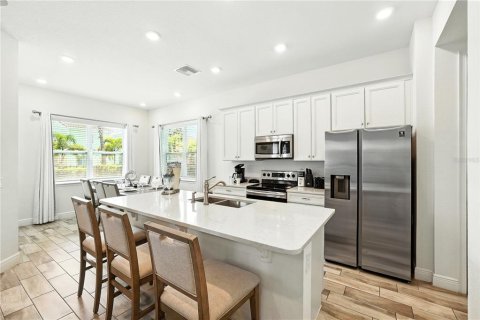 Casa en venta en Kissimmee, Florida, 3 dormitorios, 168.9 m2 № 1918612 - foto 10