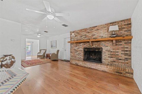 House in DeLand, Florida 3 bedrooms, 158.31 sq.m. № 2334244 - photo 16