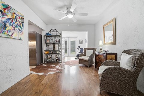House in DeLand, Florida 3 bedrooms, 158.31 sq.m. № 2334244 - photo 19