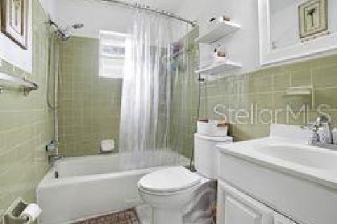House in DeLand, Florida 3 bedrooms, 158.31 sq.m. № 2334244 - photo 29