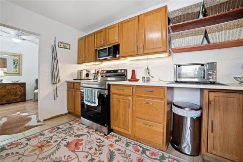 House in DeLand, Florida 3 bedrooms, 158.31 sq.m. № 2334244 - photo 22