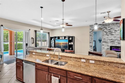 House in Davie, Florida 4 bedrooms, 214.33 sq.m. № 1872059 - photo 29